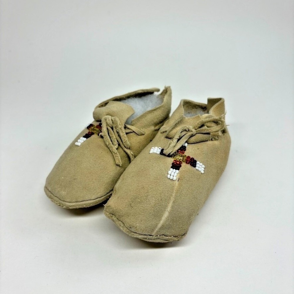 1900s Moccasins Sioux Indian Native American Child Tanned Hide Cross Beadwork‎